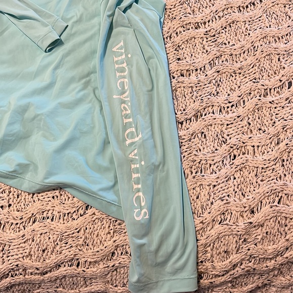 Vineyard Vines Hooded Swim Shirt - Picture 5 of 9